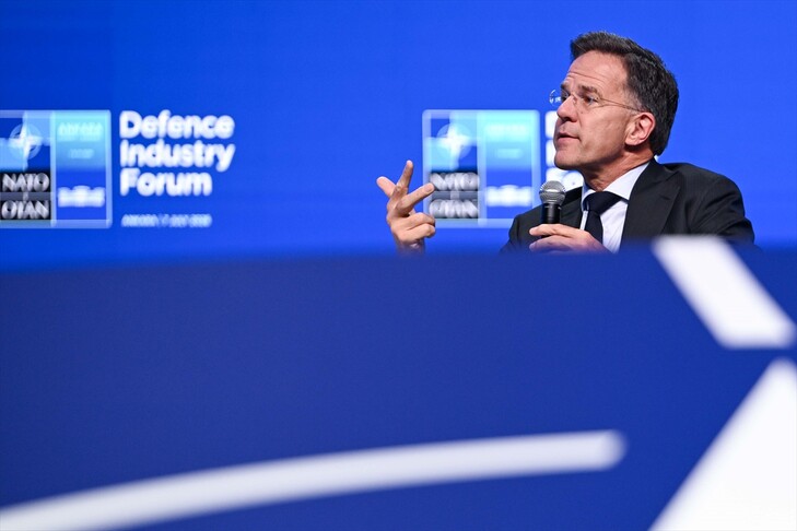 Rutte, müttefiklerin Türk savunma sanayisi modelini kendi ülkelerinde uygulamak için incelediğini söyledi haber görseli