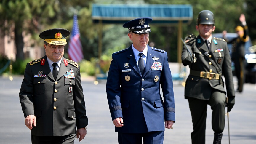 NATO ANKARA ZİRVESİ - Genelkurmay Başkanı Orgeneral Bayraktaroğlu, ABD'li mevkidaşı Caine ile görüştü
