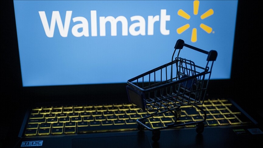 ABD Başkanı Donald Trump ve Walmart logosu.