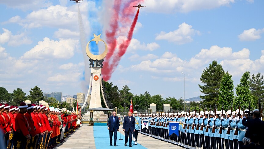 Cumhurbaşkanı Erdoğan, ABD Başkanı Trump'ı resmi törenle karşıladı haber görseli