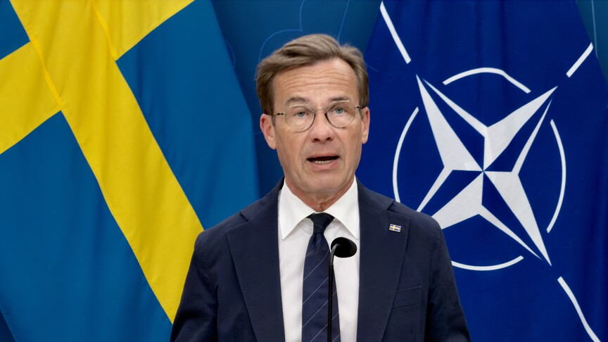 İsveç Başbakanı Ulf Kristersson konuşma yaparken