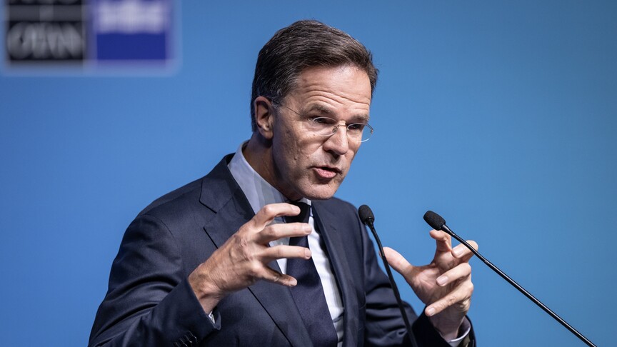 NATO Genel Sekreteri Mark Rutte konuşma yaparken