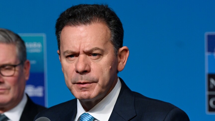 Portekiz Başbakanı Luis Montenegro konuşurken