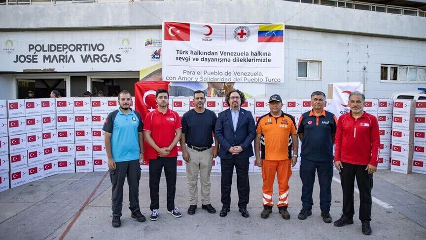 Gjysmëhëna e Kuqe Turke shpërndan 1 000 pako higjienike në Venezuelën e goditur nga tërmetet