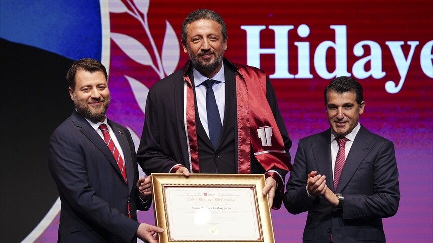 TBF Başkanı Hidayet Türkoğlu'na fahri doktora ünvanı verildi haber görseli