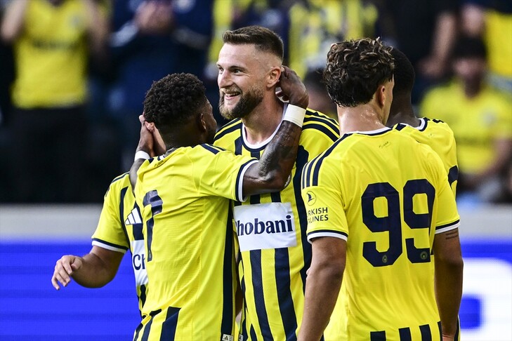 Fenerbahçe, ilk hazırlık maçını farklı kazandı haber görseli
