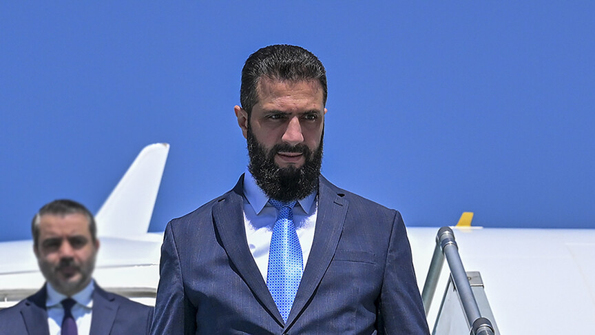 Suriye Cumhurbaşkanı Şara, yaptırımların kaldırılması dolayısıyla Türkiye ve Körfez ülkelerine teşekkür etti haber görseli