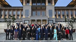 Tirkiye mazûvaniya serokên NATOyê dike