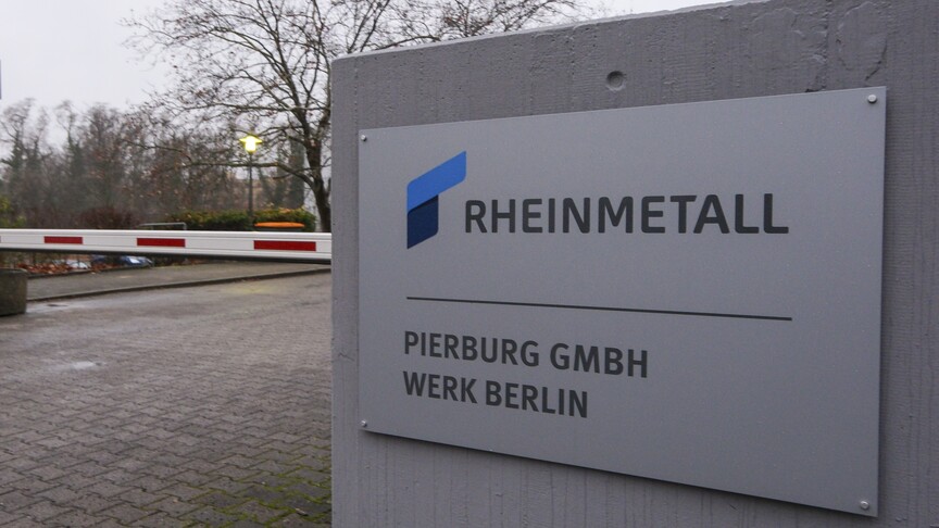 Berlin'de aktivistler İsrail için mühimmat üreten Rheinmetall şirketini protesto etti haber görseli