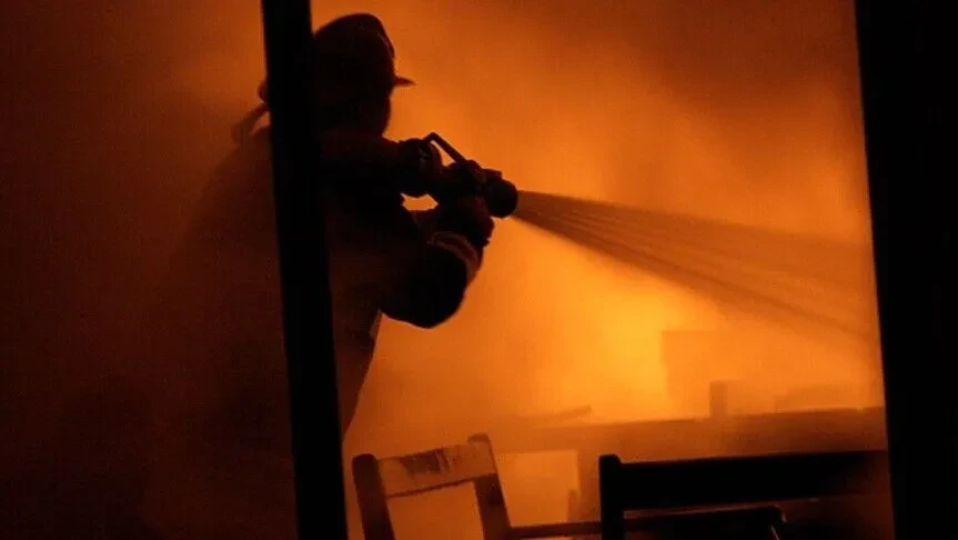 Zjarr masiv në një fabrikë këpucësh në Kinën lindore  të paktën 28 të vdekur
