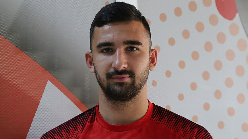 Başakşehir, genç stoper Emin Bayram'ı kadrosuna kattı haber görseli