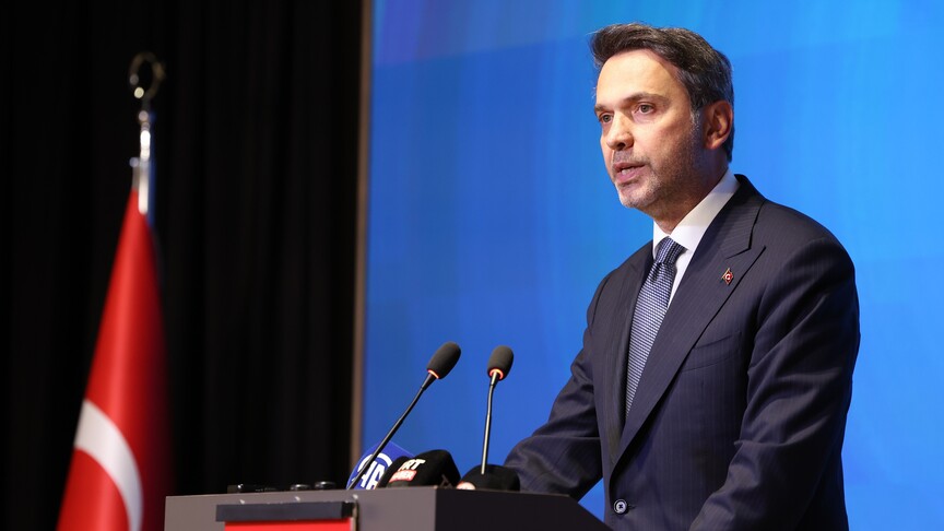 Bakan Bayraktar: Anamur'dan Teknecik'e doğal gaz iletim hattı inşa edeceğiz haber görseli