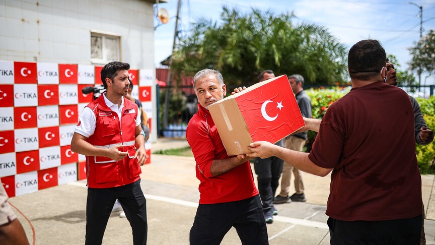 Türkiye'den Venezuela'ya insani yardım malzemeleri yüklü bir uçağın kalkış anı.