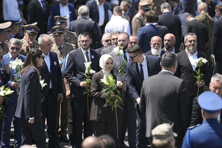 Srebrenitsa Soykırımı'nın 10 kurbanı daha defnedildi haber görseli