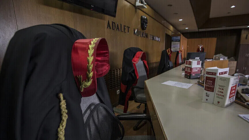 Bahçelievler Belediye Meclisi'nde 15 Temmuz'a "tiyatro" diyen meclis üyeleri hakkında soruşturma haber görseli