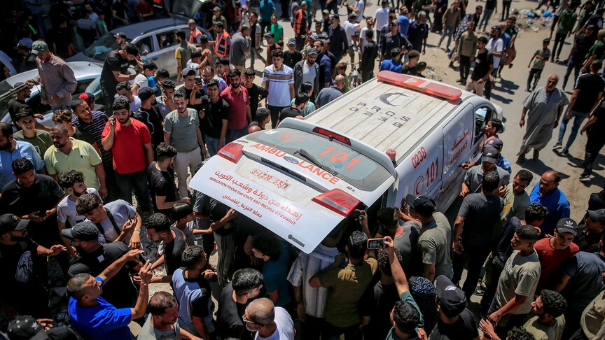 Gazze'deki Sağlık Bakanlığı: Ambulans ve hasta nakil araçlarının yüzde 70'i hizmet dışı kaldı