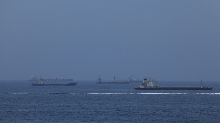 Qatari officials in talks with Iran, Oman to open Strait of Hormuz: Report