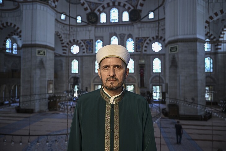 İstanbul'da selalarla halkı meydanlara çağıran din görevlilerinin 15 Temmuz tanıklığı haber görseli