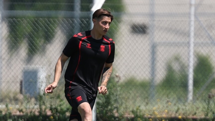 Sivasspor'un stoperi Mert Çelik, yeniden Süper Lig'e döneceklerine inanıyor haber görseli