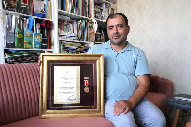 Tankların önüne siper olan 15 Temmuz gazisi, o gecenin unutulmamasını istiyor haber görseli
