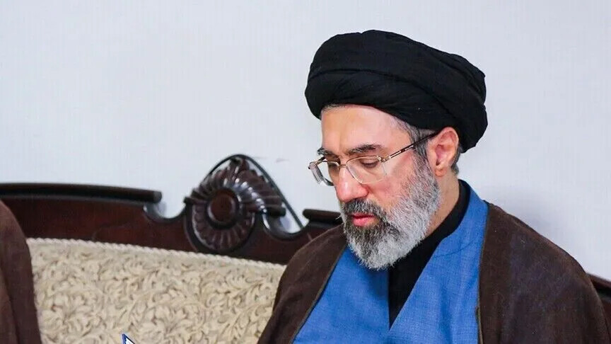 Udhëheqësi suprem i Iranit zotohet të hakmerret për paraardhësin e vrarë Ali Khamenei
