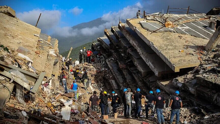 Venezuela'daki depremlerde hayatını kaybedenlerin sayısı 4 bin 333'e yükseldi haber görseli