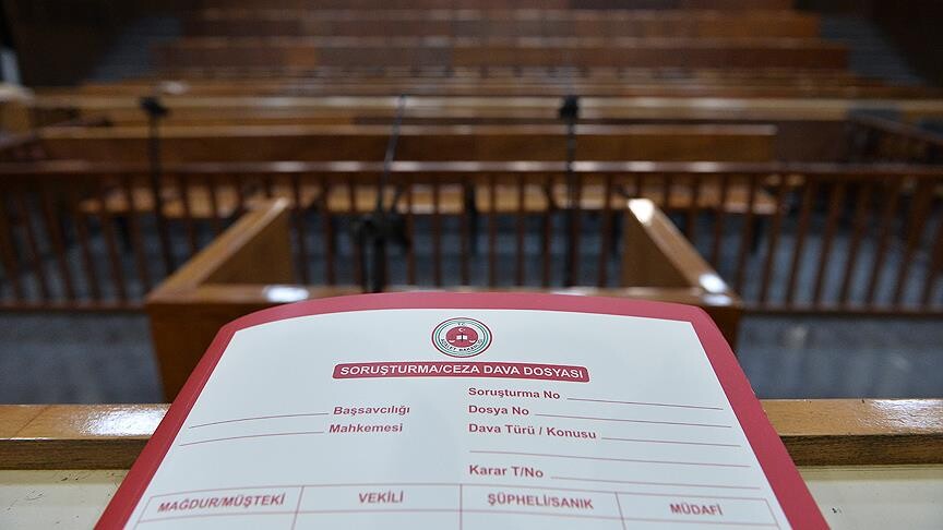 Sakarya'da FETÖ davasında sanıklara hapis cezası verildiğini gösteren temsili görsel.