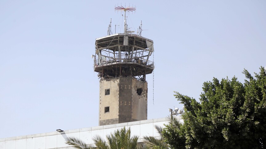 Yemen'deki Husiler: Suudi Arabistan, Uluslararası Sana Havalimanı'nı hedef aldı haber görseli