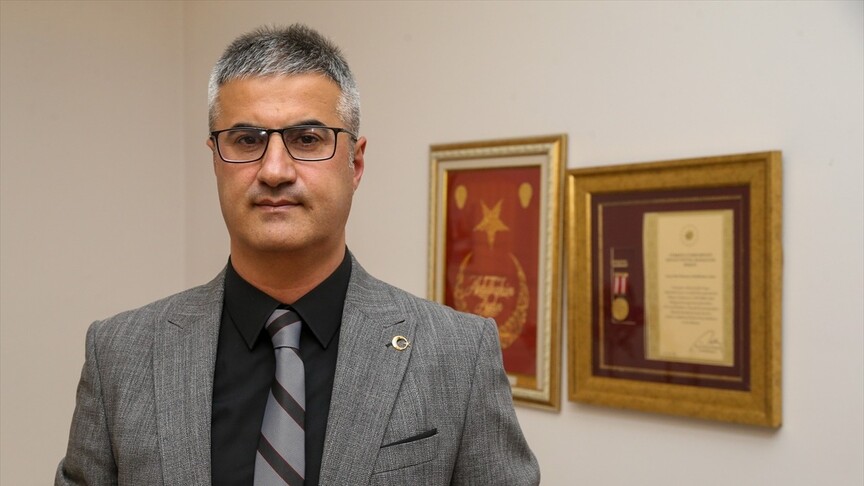 15 Temmuz gazisi polis gözündeki şarapnel parçasıyla 10 yıldır görevde