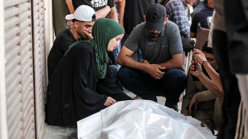 İsrail'in Gazze'de bir eve düzenlediği İHA saldırısında 1 Filistinli hayatını kaybetti haber görseli