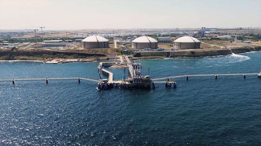 Marmaraereğlisi LNG Terminali'nde inşa edilen yeni depolama tankı.