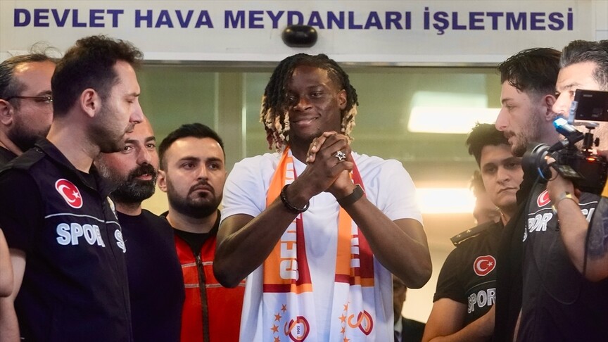 Galatasaray'ın transfer görüşmelerinde bulunduğu Lesley Ugochukwu, İstanbul'a geldi haber görseli
