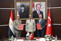 رئيس الصناعات الدفاعية التركية يبحث مع وزير الدفاع المصري فرص التعاون