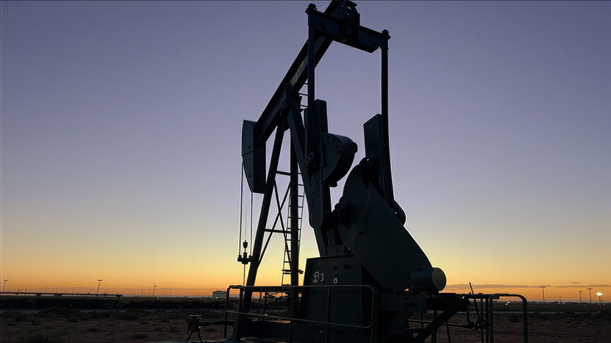 Brent petrol Rusya'ya yönelik yeni ABD yaptırımı beklentisiyle yüzde 5'e yakın yükseldi haber görseli