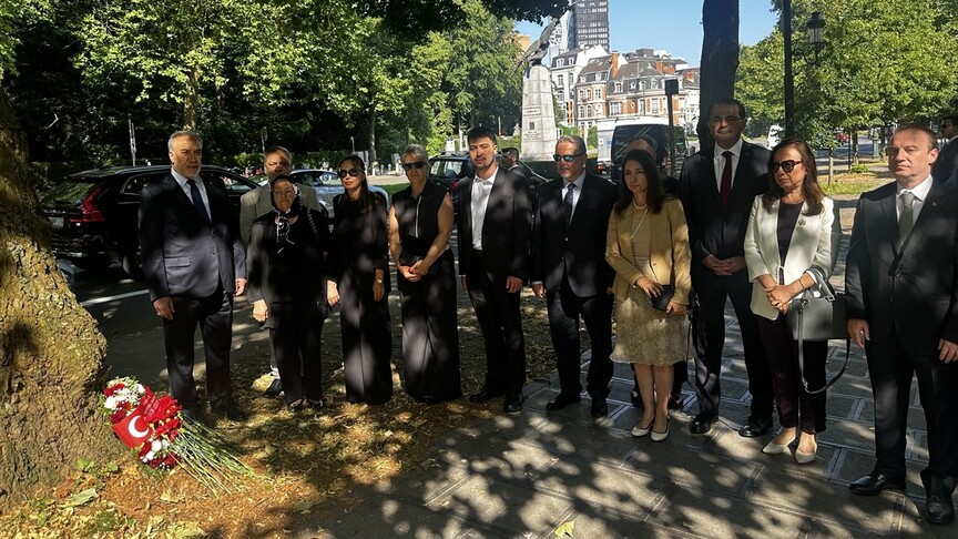 Şehit Türk diplomat Dursun Aksoy Brüksel'de anıldı haber görseli