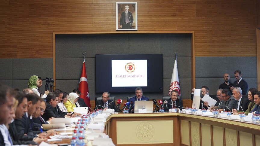 TBMM Adalet Komisyonu, suça sürüklenen çocuklarla ilgili kanun teklifini 16 Temmuz'da görüşecek haber görseli