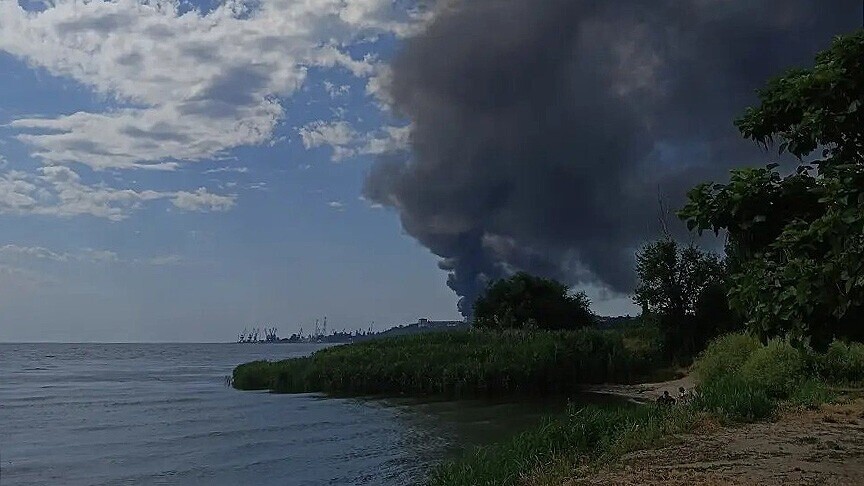 Ukrayna'nın Odessa açıklarında bir Türk şirketine ait sivil ticaret gemisi İHA saldırısına uğradı haber görseli