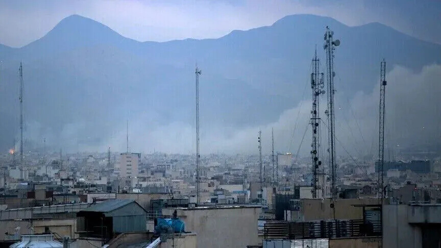 إرنا: انفجارات في عدة مناطق جنوب إيران