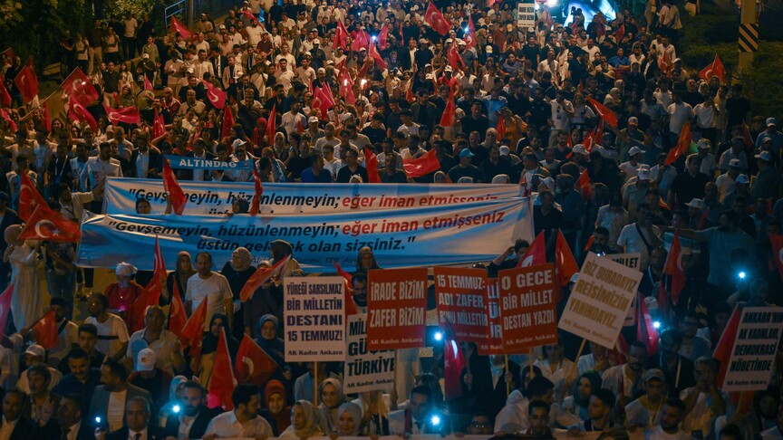 Başkentte "15 Temmuz Demokrasi ve Milli Birlik Günü" kapsamında kortej düzenlendi