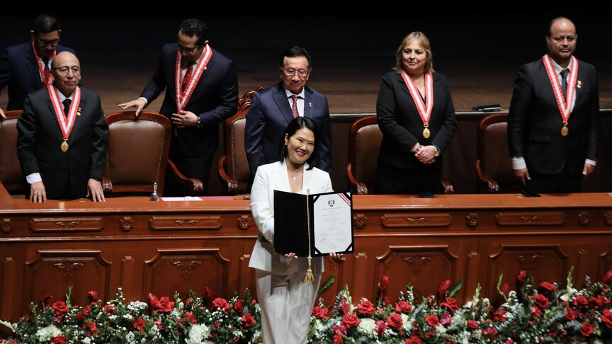 Peru'nun seçilmiş Devlet Başkanı Fujimori, mazbatasını aldı haber görseli