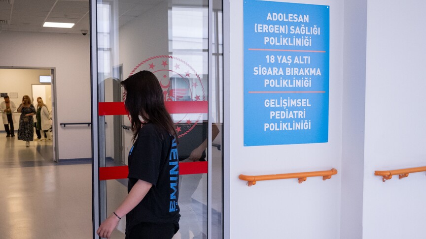 Sağlık Bakanlığından çocuk ve ergenlere özel sigara bırakma polikliniği haber görseli