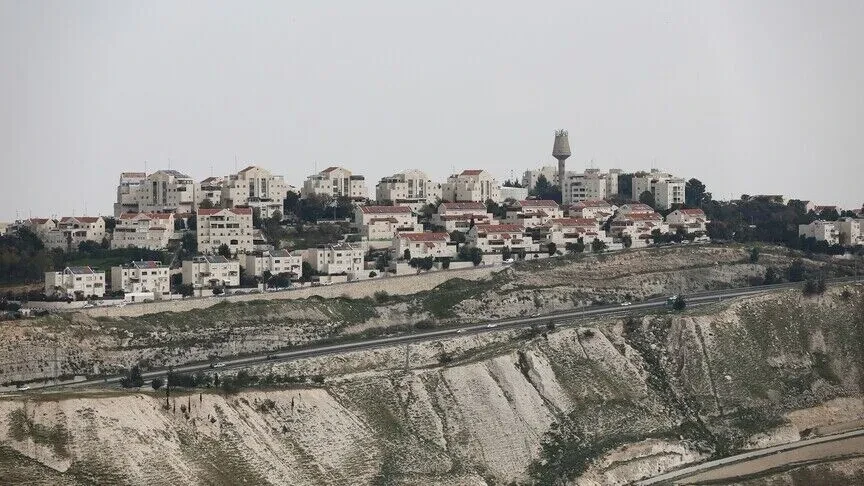 Izraeli miraton 334 milionë dollarë për rrugët që lidhin vendbanimet ilegale në Bregun Perëndimor