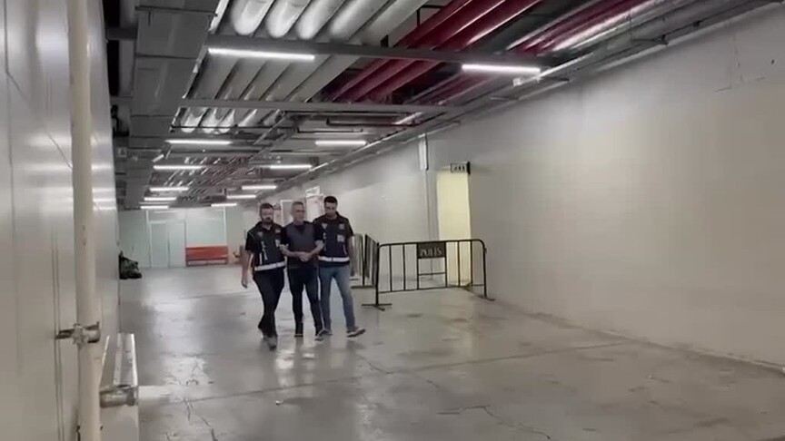 "Ahbap Derneği adına toplanan bağışların şüphelilerin hesaplarına aktarıldığı" iddiasına ilişkin 11 zanlı adliyede haber görseli
