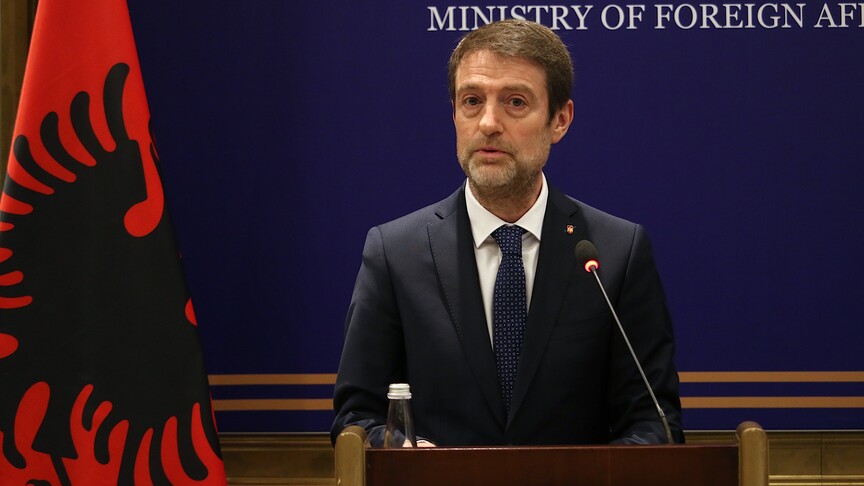 Hoxha  Dhuna politike është sulm i drejtpërdrejtë ndaj demokracisë