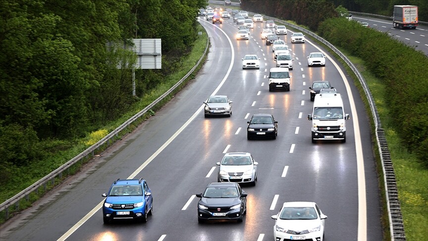 Trafiğe haziranda 194 bin 740 aracın kaydı yapıldı haber görseli