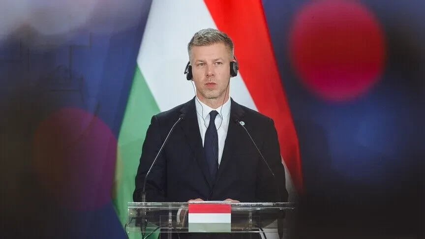 Hungaria nis hetimet ndaj ish ministrit të jashtëm për lidhje të dyshuara me Rusinë