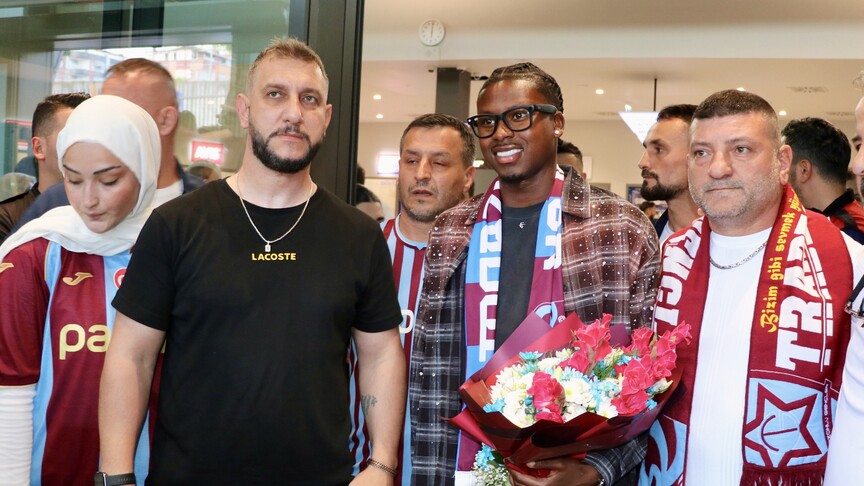 Trabzonspor'un yeni transferlerinden Sidny Lopes Cabral, Trabzon'a geldi haber görseli