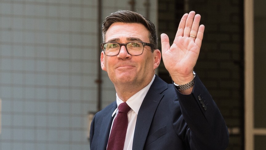 İngiltere'de "Kuzey'in Kralı" olarak anılan Andy Burnham ülkenin yeni başbakanı olmak için gün sayıyor haber görseli