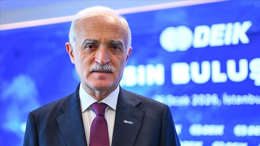 DEİK Başkanı Nail Olpak'ın Türkiye ekonomisinin ikinci yarısına ilişkin değerlendirmelerini sunduğu bir toplantıdan genel plan.