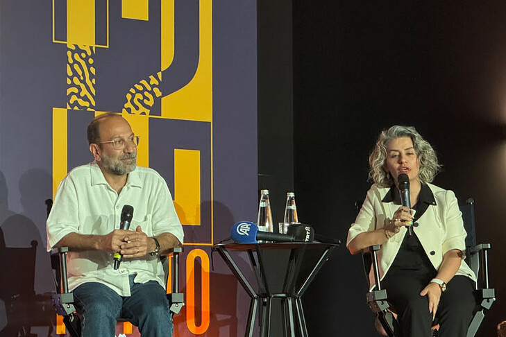 Usta yönetmen Asghar Farhadi, "TRT 12 Punto" kapsamında genç sinemacılarla bir araya geldi